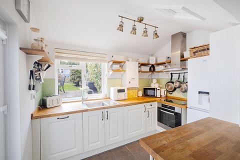 2 bedroom end of terrace house for sale, Park Road, Caterham, CR3