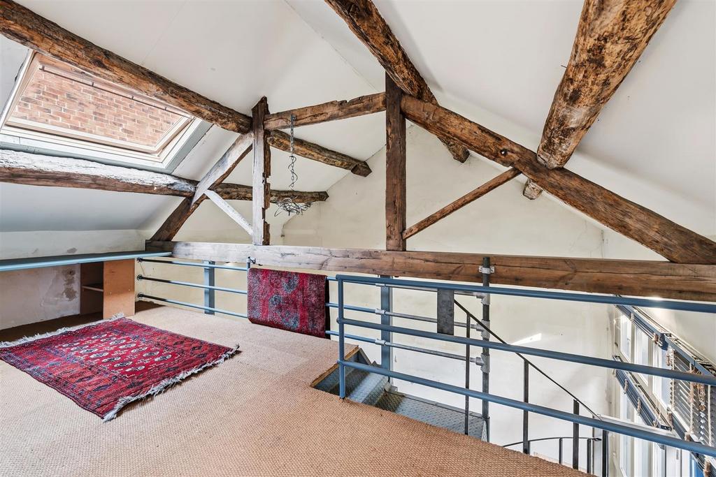 Mezzanine to roof trusses.jpg