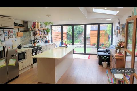 undefined, Hassett Road, London, E9