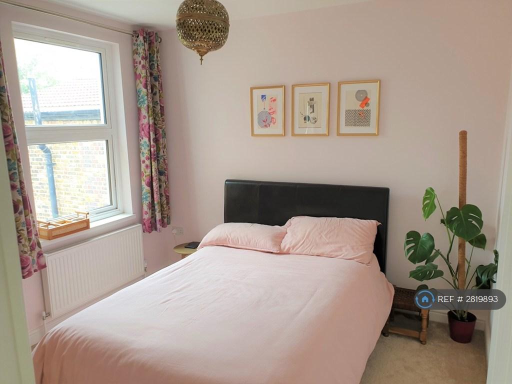 Large Double Bedroom #2