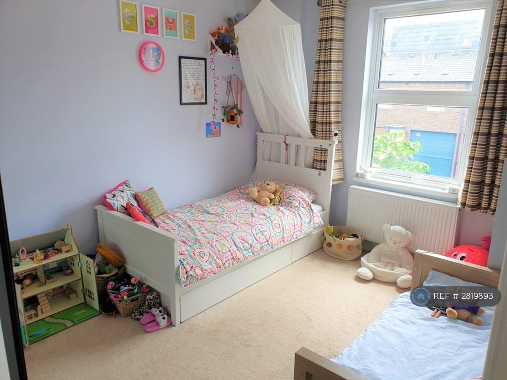 Large Double Bedroom #3