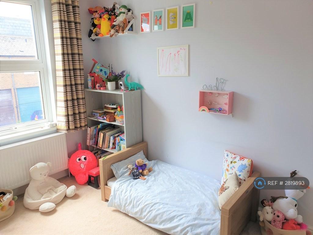 Large Double Bedroom #3