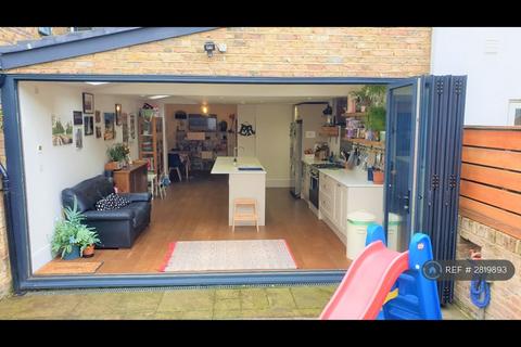 undefined, Hassett Road, London, E9