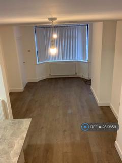 3 bedroom semi-detached house to rent, Thurlestone Road, Longbridge, B31