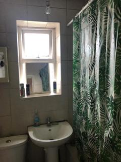 1 bedroom flat to rent, Parklands Court, London, TW5