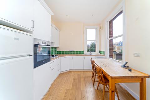 3 bedroom flat to rent, Bishops Mansions, London SW6