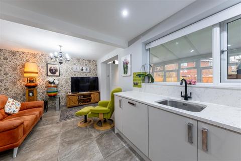 undefined, Linnards Lane, Northwich CW9