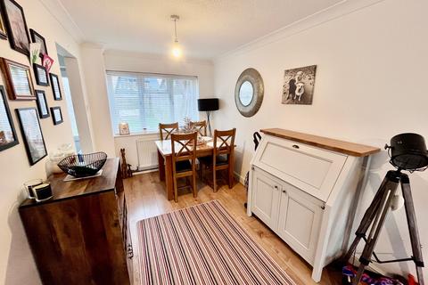 3 bedroom terraced house for sale, Coleridge Close, Newport Pagnell