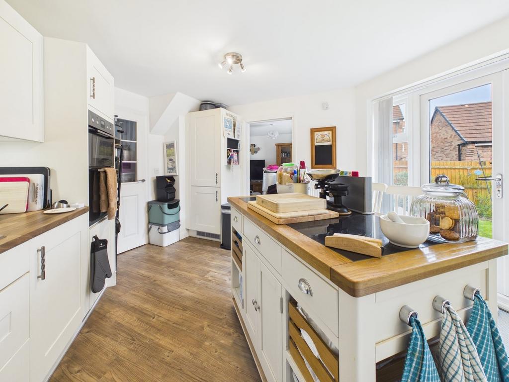 Breakfast/kitchen