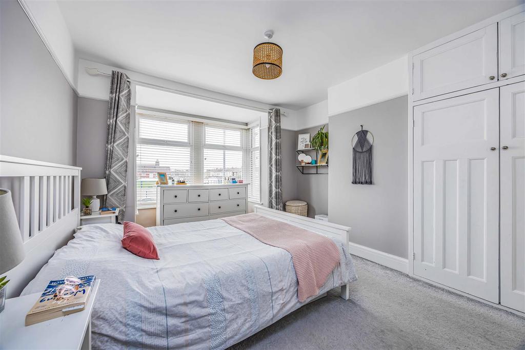 9 Lakeside Avenue, Portsmouth-Small-Portico Marketi