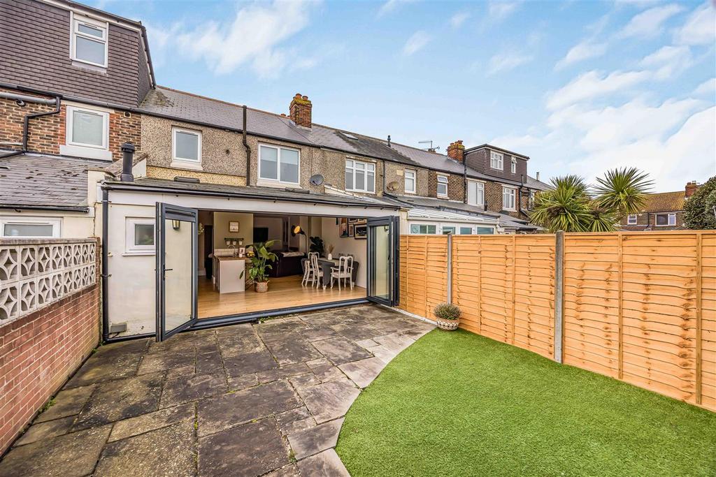 9 Lakeside Avenue, Portsmouth-Small-Portico Marketi