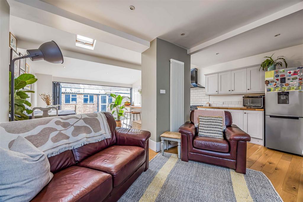 9 Lakeside Avenue, Portsmouth-Small-Portico Marketi