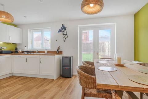 2 bedroom semi-detached house for sale, Hewlands Crescent, Stratford-upon-Avon CV37