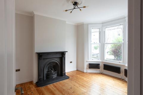 2 bedroom maisonette for sale, Albert Road, London E10
