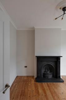 2 bedroom maisonette for sale, Albert Road, London E10