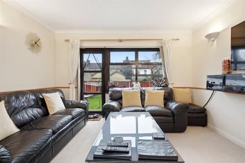 4 bedroom terraced house for sale, Vernon Road, Ilford, IG3