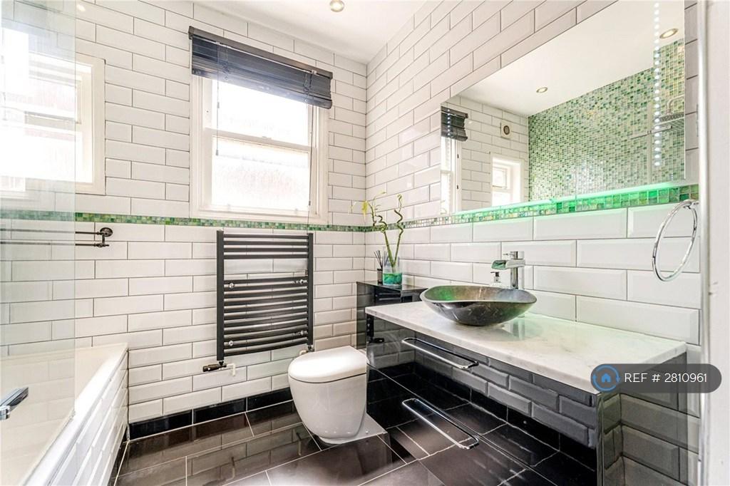 Bathroom 1st Floor