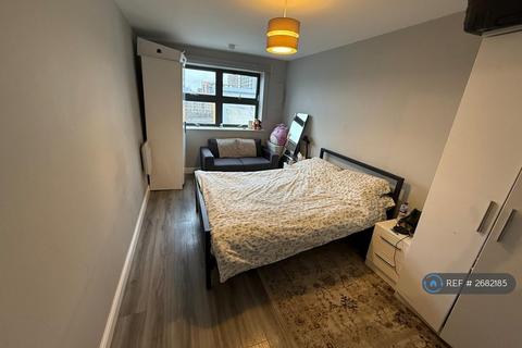 2 bedroom flat to rent, Twelve Trees Close, London, E3