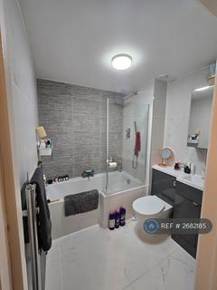 2 bedroom flat to rent, Twelve Trees Close, London, E3