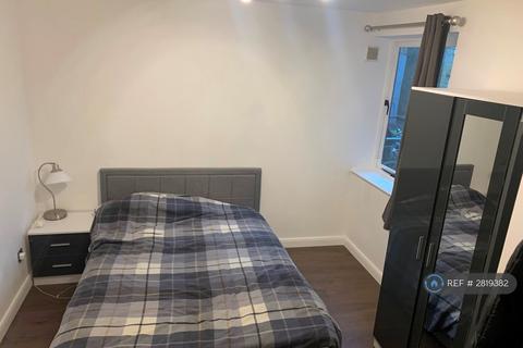 1 bedroom flat to rent, Frogmore, London, SW18