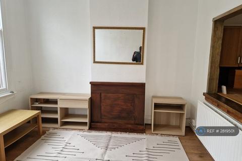 2 bedroom flat to rent, Coldharbour Lane, London, SW9