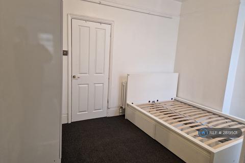 2 bedroom flat to rent, Coldharbour Lane, London, SW9