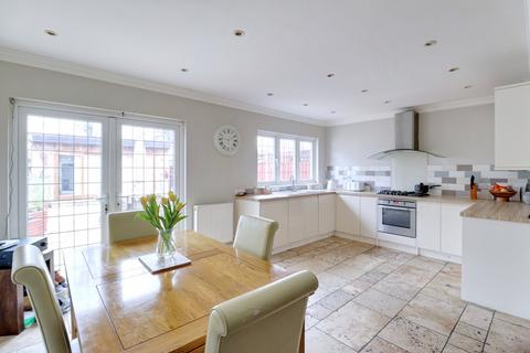 undefined, Purfleet Road, Aveley RM15