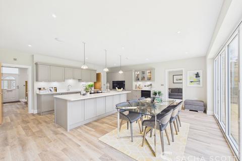 4 bedroom detached house for sale, Cross Road, Tadworth, KT20