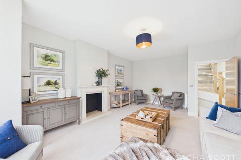 4 bedroom detached house for sale, Cross Road, Tadworth, KT20
