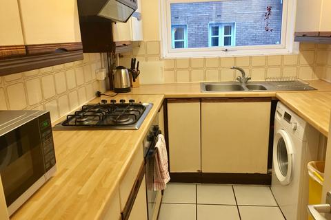 2 bedroom flat to rent, Custom House Reach, London SE16