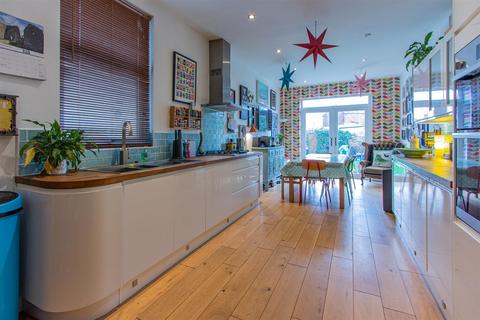 undefined, Roath Court Road, Cardiff CF24