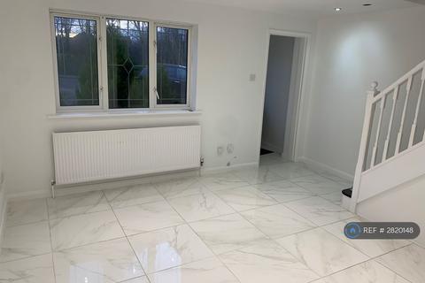 3 bedroom semi-detached house to rent, Harvest Close, Doncaster, DN4