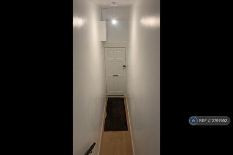 2 bedroom flat to rent, Eastwood Road, Ilford, IG3