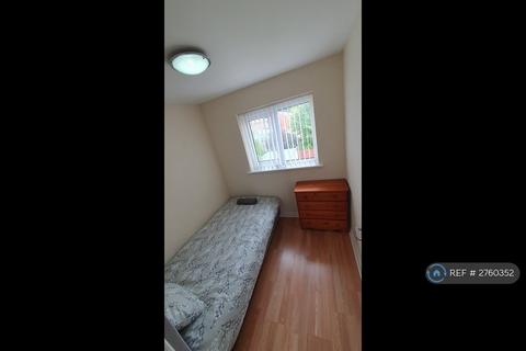 3 bedroom semi-detached house to rent, Dovecote Lane, Little Hulton, Manchester, M38