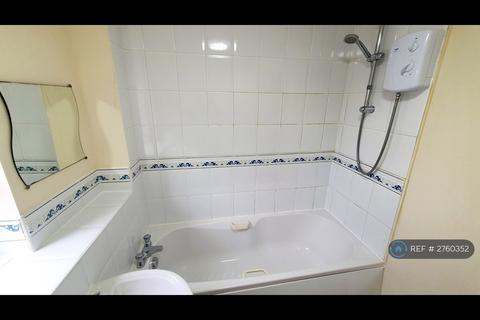 3 bedroom semi-detached house to rent, Dovecote Lane, Little Hulton, Manchester, M38