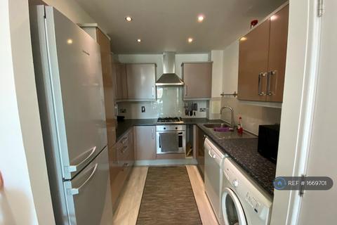 2 bedroom flat to rent, Poplar High Street, London, E14