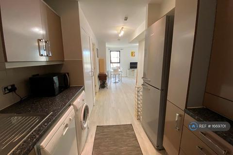 2 bedroom flat to rent, Poplar High Street, London, E14
