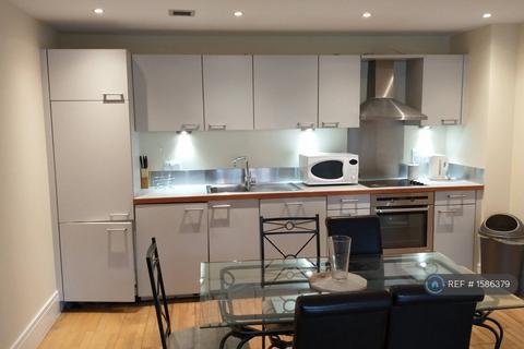 2 bedroom flat to rent, Lower Chatham Street, Manchester, M1