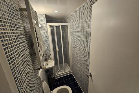 Studio to rent, Cartwright Gardens, Bloomsbury, WC1H