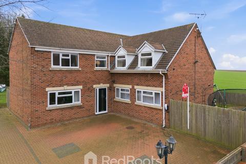 5 bedroom detached house for sale, Peters Close, Pontefract WF9