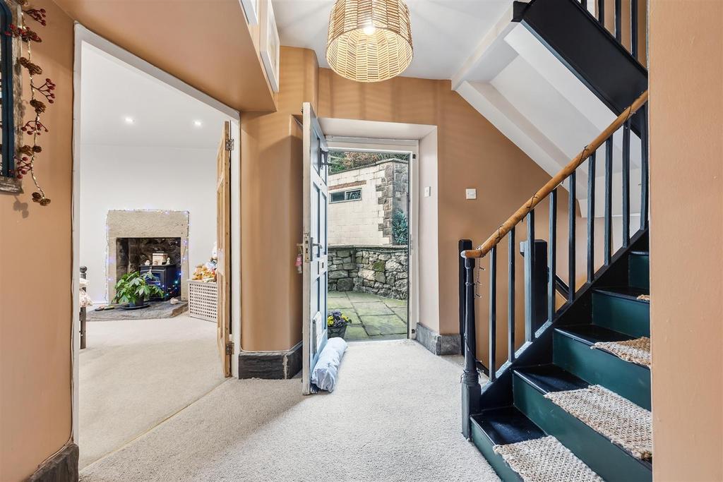First floor landing to front door.jpg
