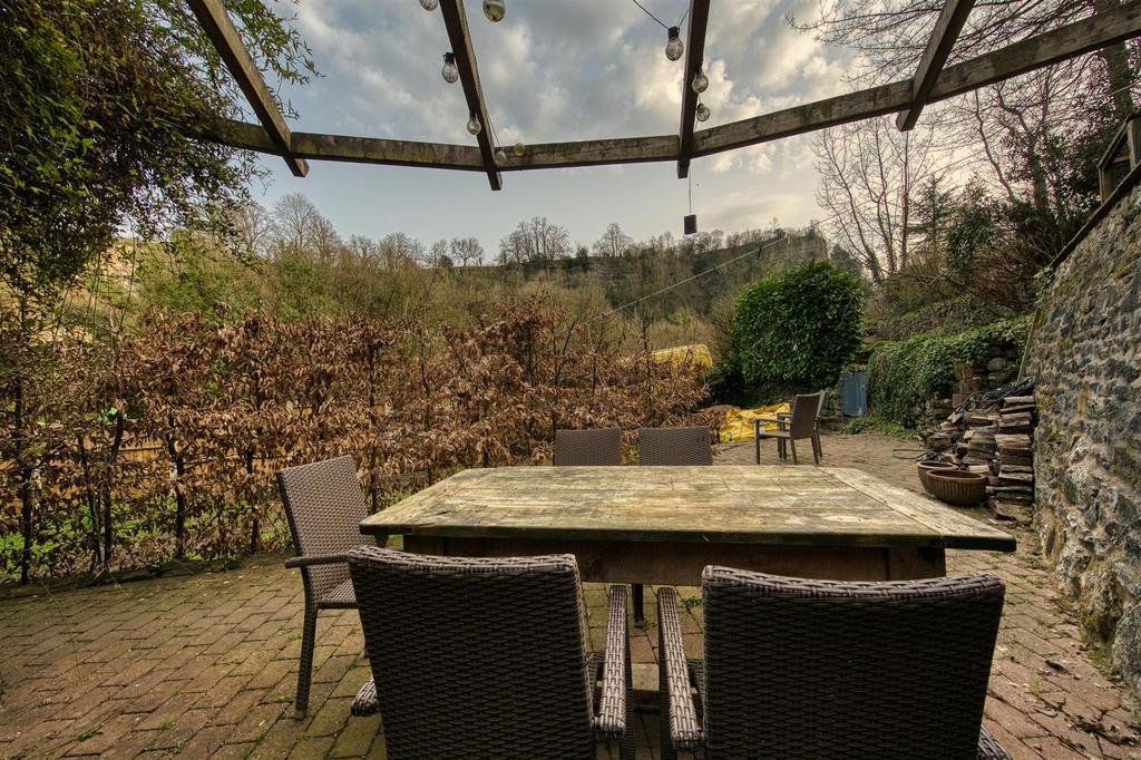 Dining Patio.jpg