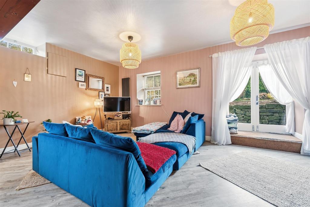 Living Room.jpg