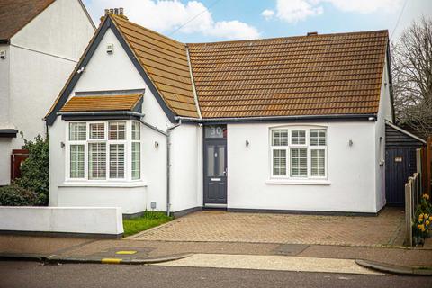2 bedroom detached bungalow for sale, Nelson Road, Leigh-on-sea, SS9