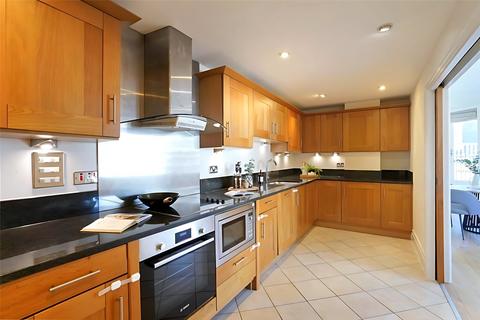 3 bedroom apartment to rent, Temple Avenue, London, EC4Y