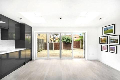 3 bedroom house to rent, Highcombe, Charlton, London, SE7