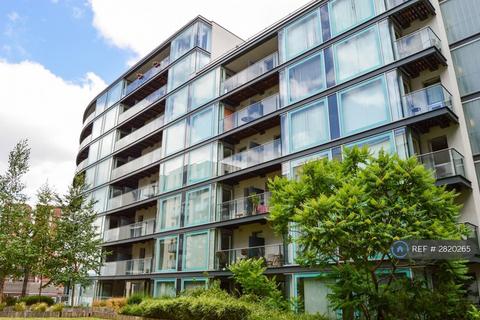 1 bedroom flat to rent, High Point Village, London. Hayes And Harlington, UB3