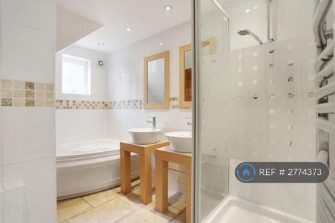 undefined, Garnet Street, London, E1W