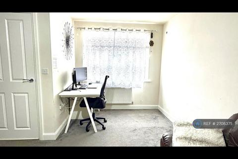 3 bedroom terraced house to rent, Spectrum Avenue, Rugby, CV22