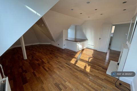 3 bedroom flat to rent, Mapesbury Road, London, NW2